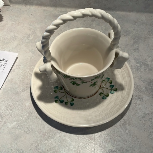 Belleek tea saucer - Picture 6 of 6